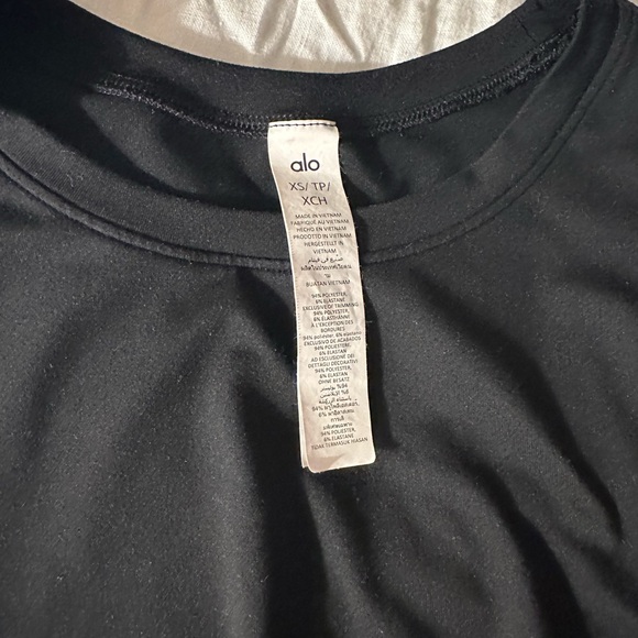 ALO Yoga Black Long Sleeve Top - Picture 3 of 4